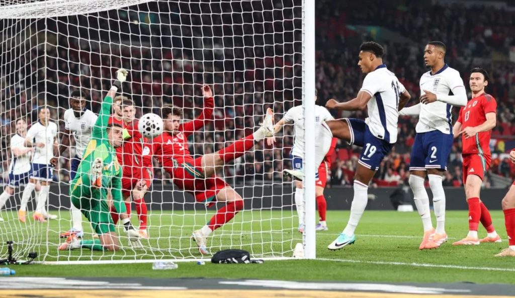 Inggris Libas Wales 3-0: Gol Cepat Rogers, Watkins Cedera, dan Saka Warnai Laga Penuh Rekor di Wembley